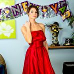 First pic of Jenni Lee: Jenni Lee takes her sexy... - BabesAndStars.com