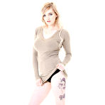 First pic of Carly Rae - iStripper on your desktop!