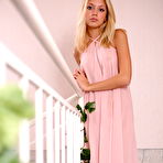 First pic of Sandy Fair: Attractive blonde lady Sandy Fair... - BabesAndStars.com