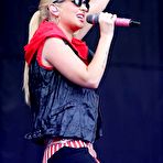 Fourth pic of Tulisa Contostavlos sexy peforms at V Festival