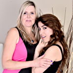 First pic of Hot Canadian mom doing a steamy hairy teeny babe - PussyFur.com