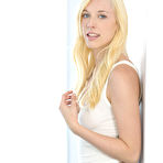 First pic of 
      Roxy Nicole worships her driver's massive black boner
    