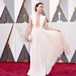Fourth pic of Olivia Wilde at 88th Annual Academy Awards