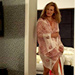 Fourth pic of Suzanne von Borsody shows her nude ass in Rat mal, wer zur Hochzeit kommt