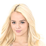 First pic of 
      Elsa Jean devours her personal chef's tasty man meat
    