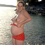 Second pic of 9Th Mounth 