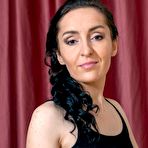 First pic of Di Devi Horny Toned Housewife