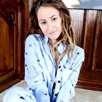 First pic of Venus Rosales Shows Hairy Pussy