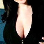 First pic of Lorna Morgan: Brunette Lorna Morgan with a... - BabesAndStars.com