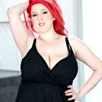 First pic of 
      Kamille Amora seduces her father's employee with her massive boobs
    