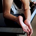 Third pic of Leila Mazz Fingers her Pussy