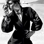 Third pic of Doutzen Kroes black-&-white sexy photos