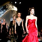 Second pic of Doutzen Kroes various sexy runway shots
