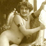 Fourth pic of Vintage Queens