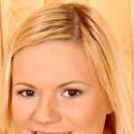 First pic of Yasmine Gold in 