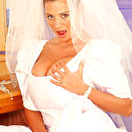 First pic of Big titted beautiful woman. 