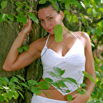 First pic of Hottie In The Woods