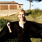 Third pic of Julia Roberts