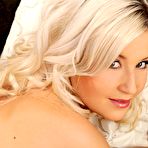 Third pic of Cindy White in Bouncin her bangers for you!