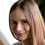 First pic of Elby Shine Shows Cute Titties