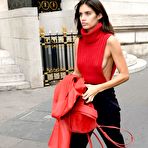 First pic of Sara Sampaio without bra shows sideboob