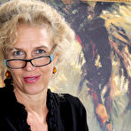 First pic of Curly-haired GILF showing off her wrinkly pussy up close and personal - IamXXX.com