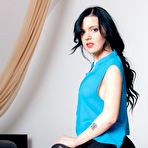 First pic of Pale brunette with whorish lipstick shoves a toy up that ass - IamXXX.com