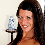 Second pic of Hot USA MILF showing off her rocking body