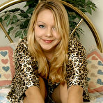 Fourth pic of Felicity in Felicity in masturbation