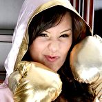 First pic of Boxing-loving wavy-haired brunette shows her beautiful-looking pussy - IamXXX.com