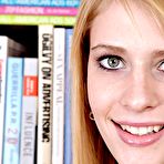 First pic of Pink shorts blue-eyed beauty showing off her amazing body on cam - IamXXX.com