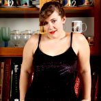First pic of Suzie in Suzie in young and hairy