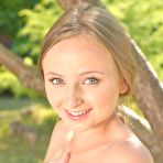 Second pic of Lady Bug in Sexy Pussy Throb: Solo Babe&rsquo;s Vibrator Bang