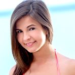 First pic of Zelda Bee in Untitled