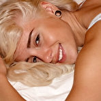 Third pic of Naomi Woods Healthy In Hollywood
