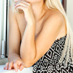 First pic of Blue-eyed blonde shows her pussy and more in a cute wicker chair - aMetart.com