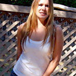 First pic of Horror scream queen Amera LaVey wetting her jeans pants pissing
