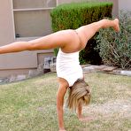 Third pic of Courtney Simpson: Courtney Simpson posing in her... - Babes and Pornstars