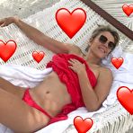 Third pic of Elizabeth Hurley very young and very nude