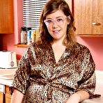First pic of Suzie in Suzie in young and hairy