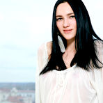 First pic of Raven-haired teen peels off her stylish-yet-simple get-up on camera - aMetart.com