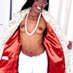 Fourth pic of Bella in Bella in black women