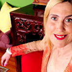 First pic of Hairy American housewife playing with her pussy - PussyFur.com