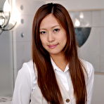 Second pic of Asian gal Nao Yuzumiya shows off with joy