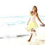 Second pic of Cecelia in Beach Walk by MPL Studios (16 photos) | Erotic Beauties