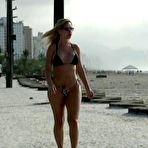 Second pic of Loira mostra tudo na Praia - Cnn Amador