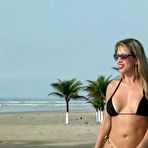 Third pic of Loira mostra tudo na Praia - Cnn Amador