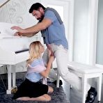 Second pic of Novinha transando com professor de piano - Cnn Amador