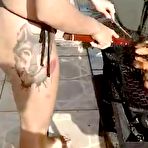 Second pic of Churrasco gostoso com tesuda cuidando da carne - Cnn Amador