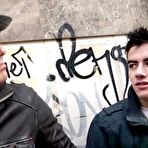 First pic of Pai e filho comendo m&atilde;e gostosa - Cnn Amador